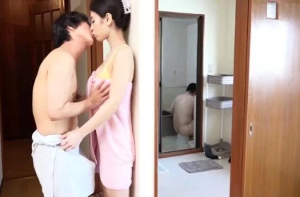 Em nhân viên quán cơm 18 tuổi chuyển sang đóng phim jav với sự ngại ngùng trước máy quay của Isuka Kirara